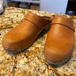 MIA brown clogs, size 40